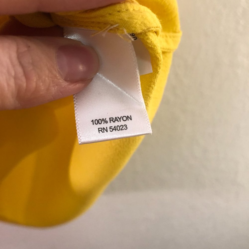 Fun Banana Republic Tank - Picture 6 of 7